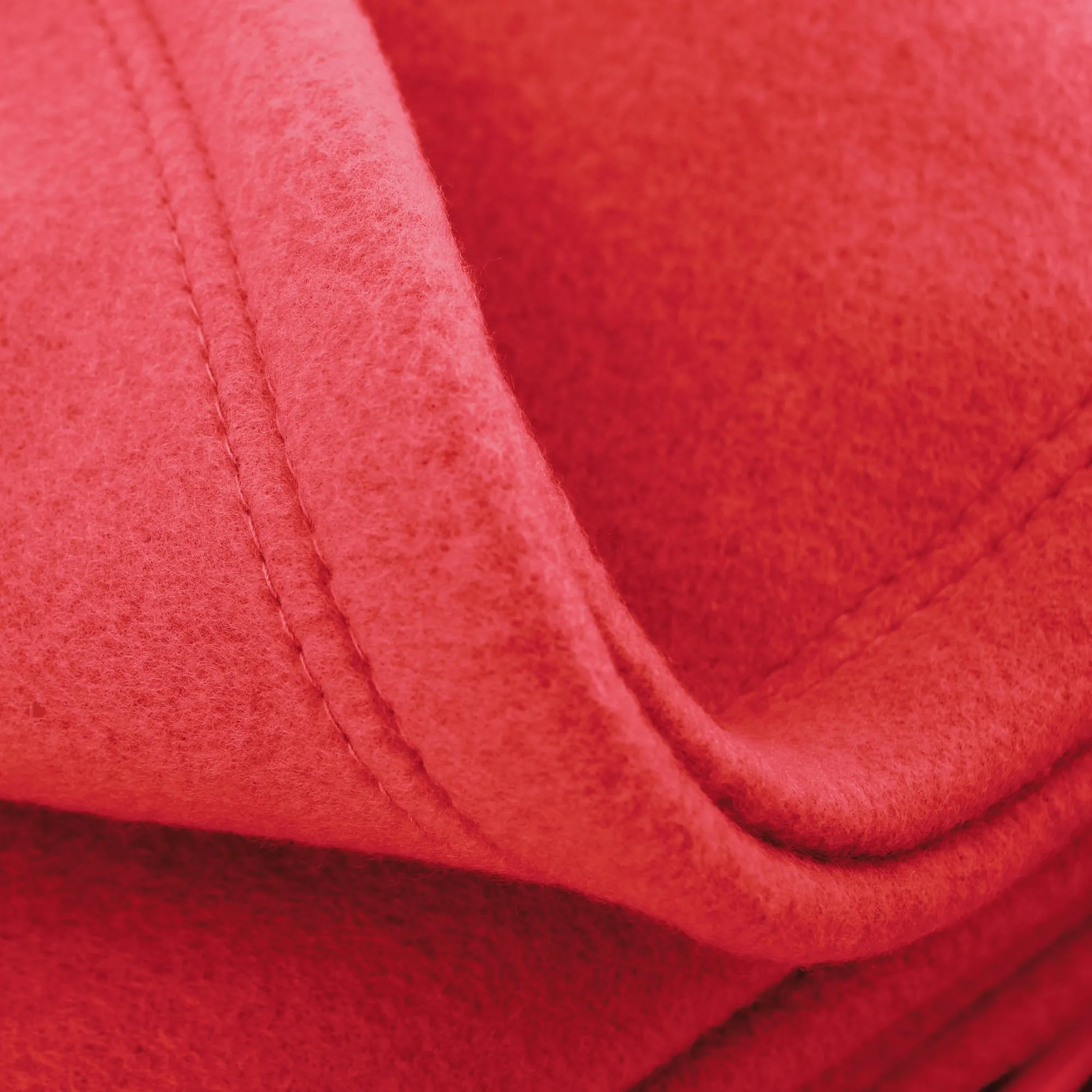 Couverture polaire 180x220 cm Isba, Fraise - 100% Polyester 320 g/m2, traité non-feu